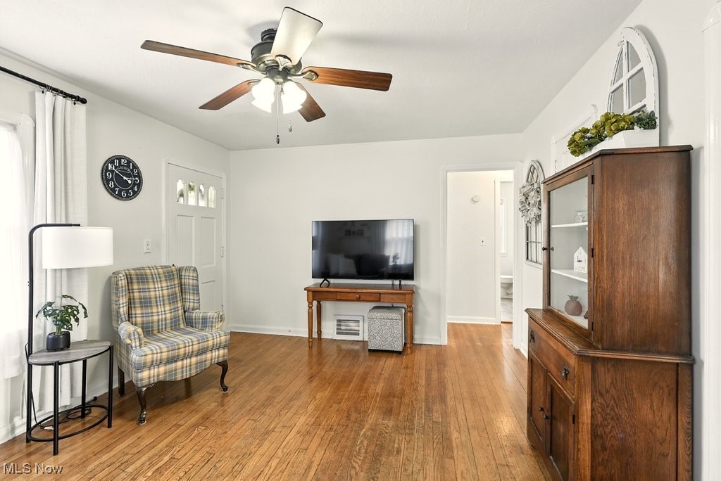 Willowick, Ohio 44095, United States, 2 Bedrooms Bedrooms, ,1 BathroomBathrooms,Residential,Contingent,207759