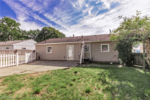 Tiny photo for 2215 Willowrow Avenue NE, Canton, OH 44705 (MLS # 5239724)