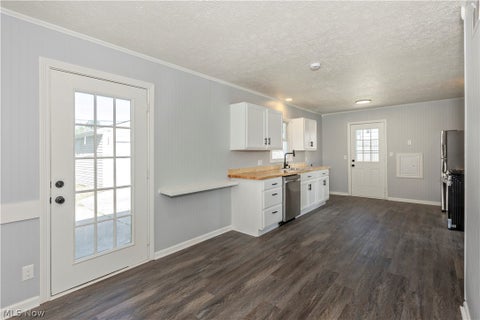 Tiny photo for 2215 Willowrow Avenue NE, Canton, OH 44705 (MLS # 5239724)
