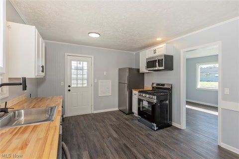 Tiny photo for 2215 Willowrow Avenue NE, Canton, OH 44705 (MLS # 5239724)