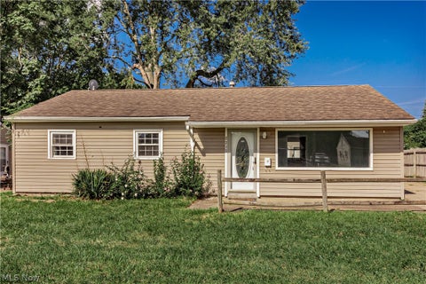 Tiny photo for 2215 Willowrow Avenue NE, Canton, OH 44705 (MLS # 5239724)