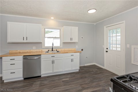Tiny photo for 2215 Willowrow Avenue NE, Canton, OH 44705 (MLS # 5239724)
