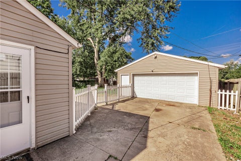 Tiny photo for 2215 Willowrow Avenue NE, Canton, OH 44705 (MLS # 5239724)