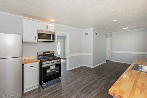 Tiny photo for 2215 Willowrow Avenue NE, Canton, OH 44705 (MLS # 5239724)