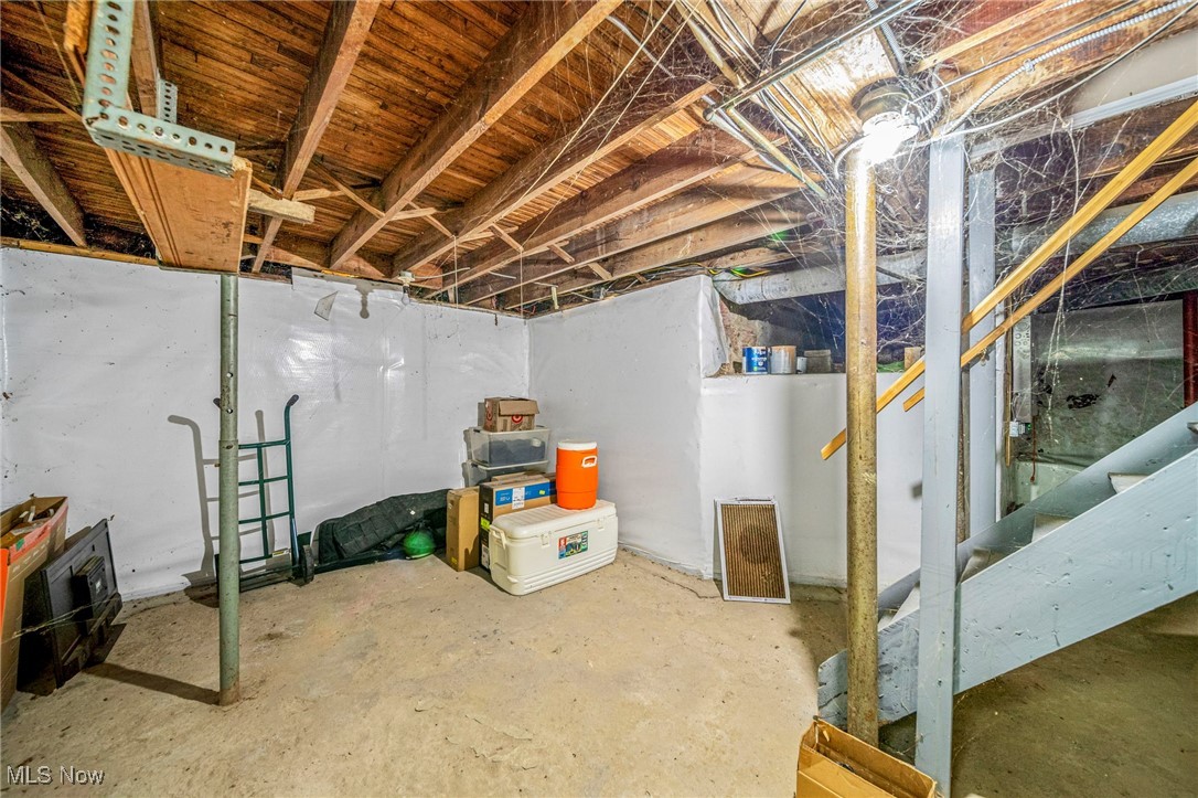 1035 Beachview Road, Willoughby, Ohio image 25