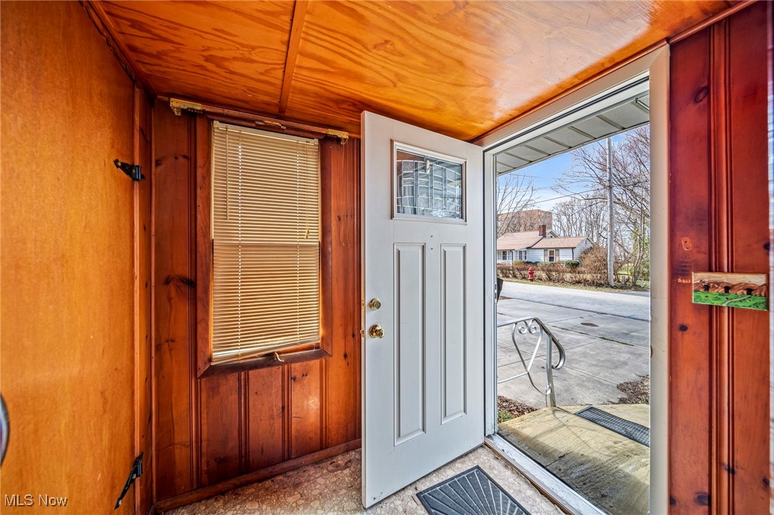 1035 Beachview Road, Willoughby, Ohio image 4