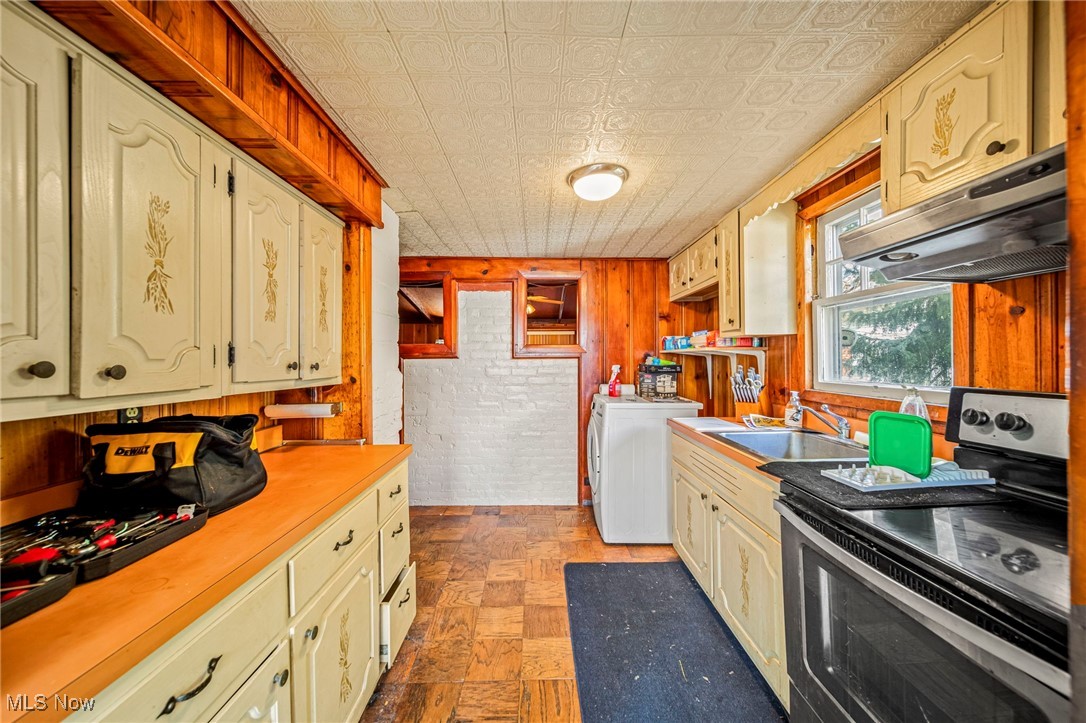 1035 Beachview Road, Willoughby, Ohio image 10