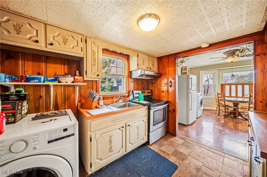1035 Beachview Road, Willoughby, Ohio image 8