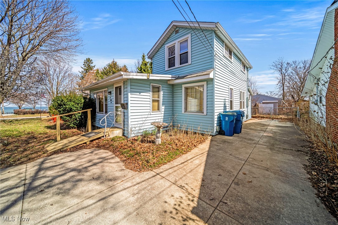 1035 Beachview Road, Willoughby, Ohio image 2