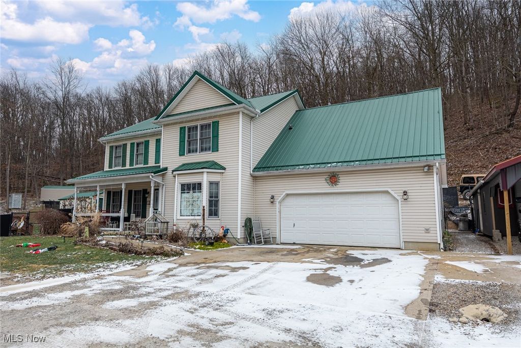 Photo of 828 Green Drive, Coshocton, OH 43812 (MLS # 5183048)