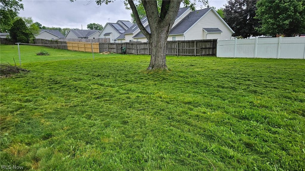 Photo of 2010 38th Street NE, Canton, OH 44705 (MLS # 5213428)