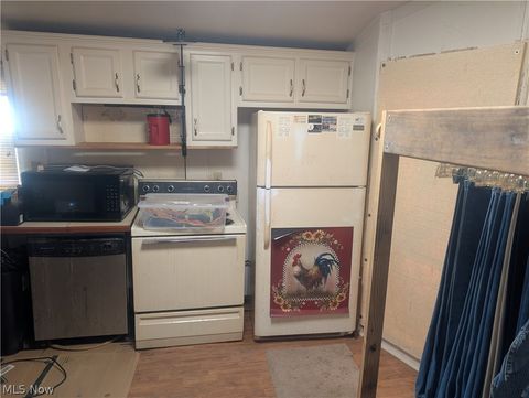 Tiny photo for 460 1st Street, Brewster, OH 44613 (MLS # 5210241)