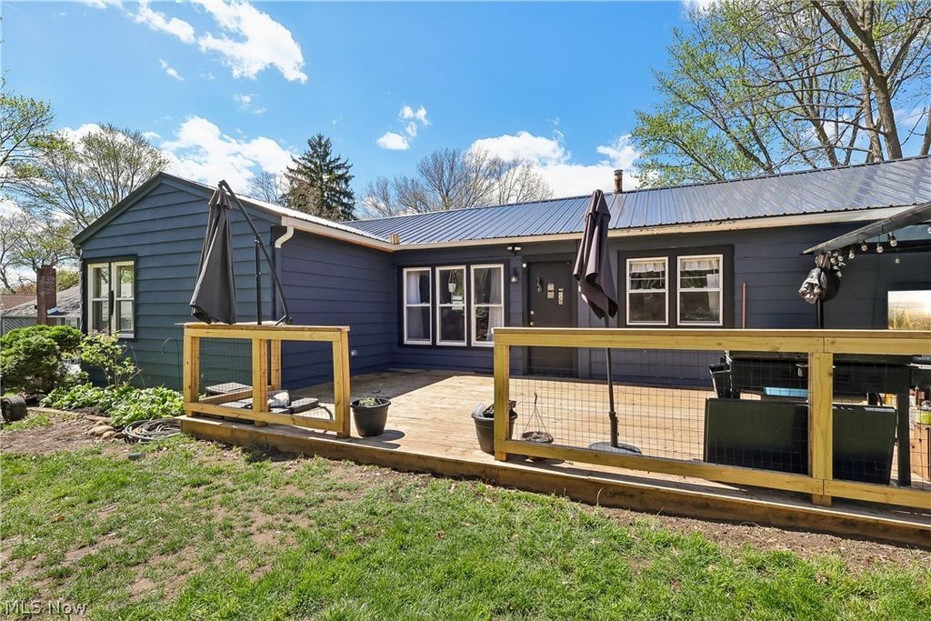 Photo of 267 Parkview Avenue, Wadsworth, OH 44281 (MLS # 5201747)