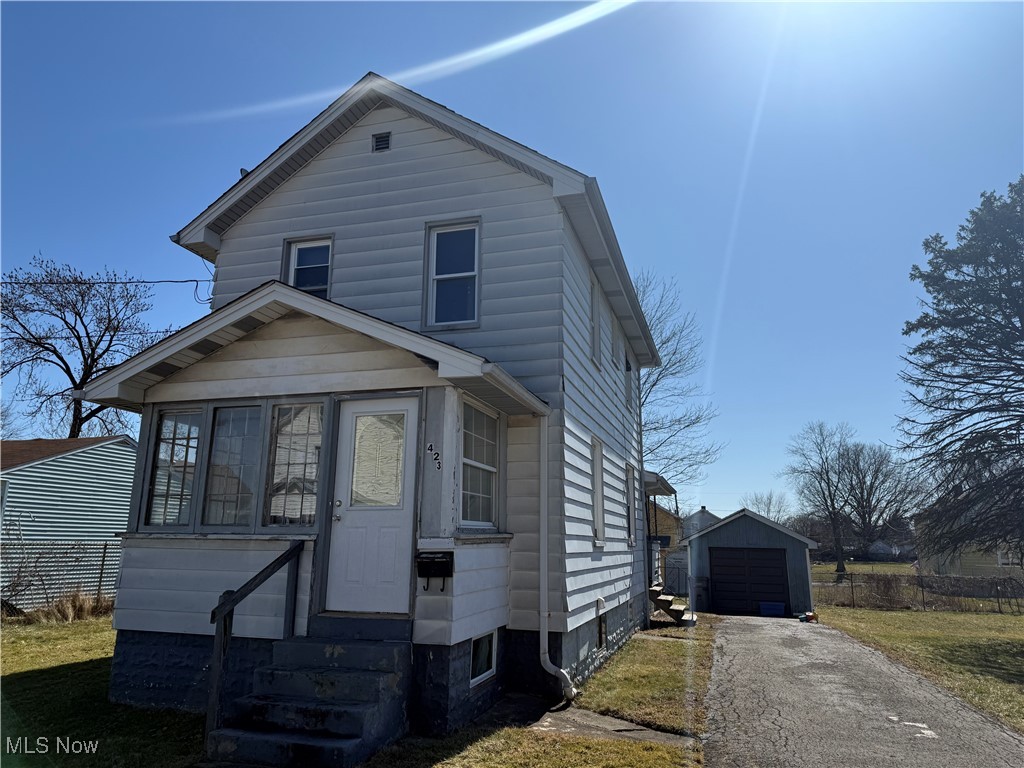 Perfect home for a small family or to add to your portfolio.