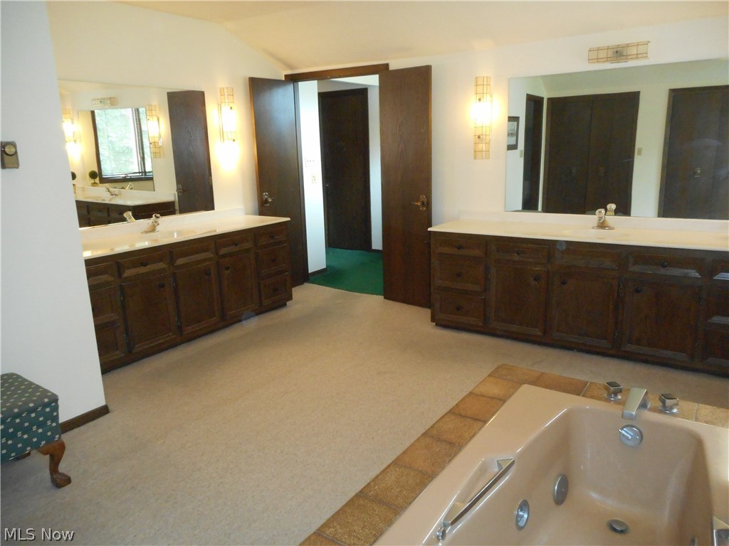 Sugar Bush Knolls - Residential