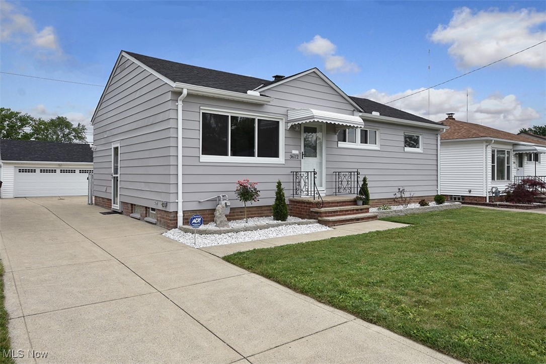 3612 Center Drive, Parma, Ohio image 1