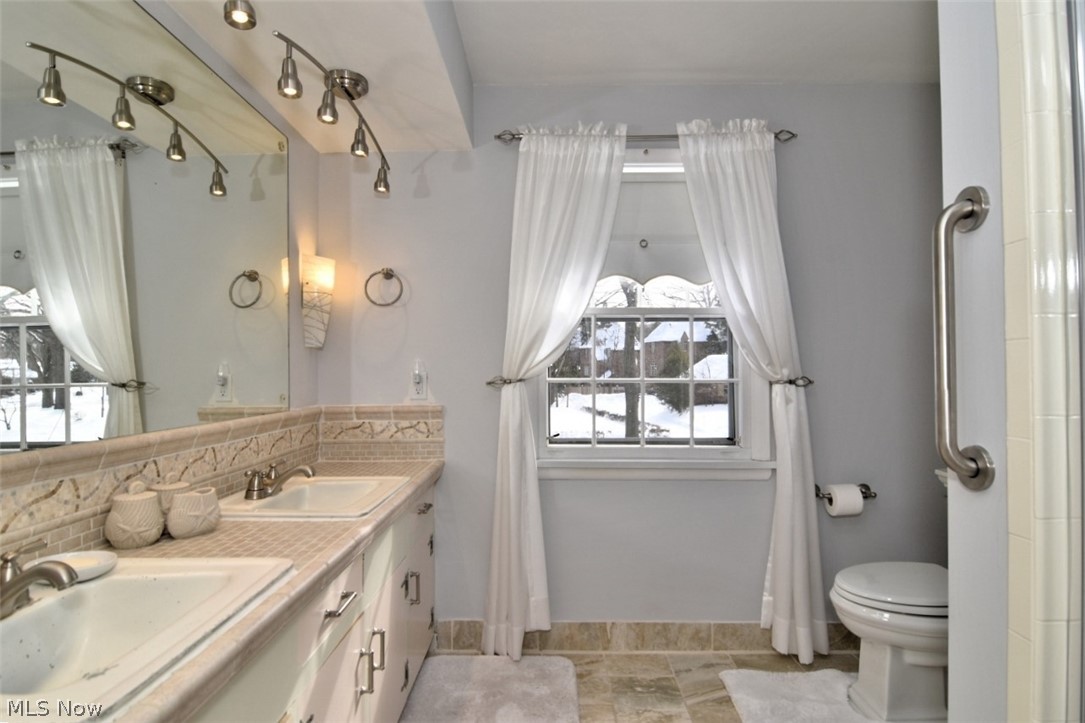 Forest Hill 10 - Residential