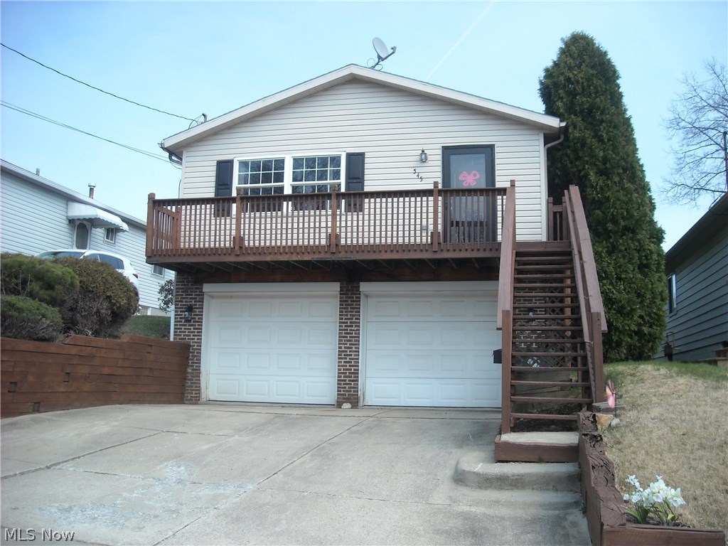 Very nice three bedroom, two full bath ranch. Spacious living room with vaulted ceiling and newer carpet. Sharp eat-in kitchen with oak cabinet. Convenient first floor laundry room. Master bedroom has large walk-in closet and full bath. Additional square footage in finished recreation room in lower level with new carpet. Two car garage, wood deck and fenced backyard. Close to schools. Home Warranty is provided by seller.