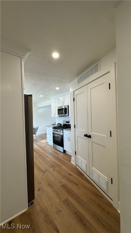 7334 Eric Drive, Mentor, Ohio image 23