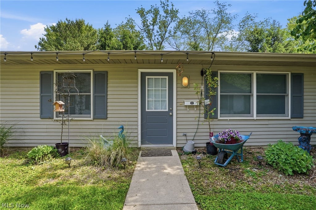 Photo of 126 Mckinley Street, Huron, OH 44839 (MLS # 5218351)