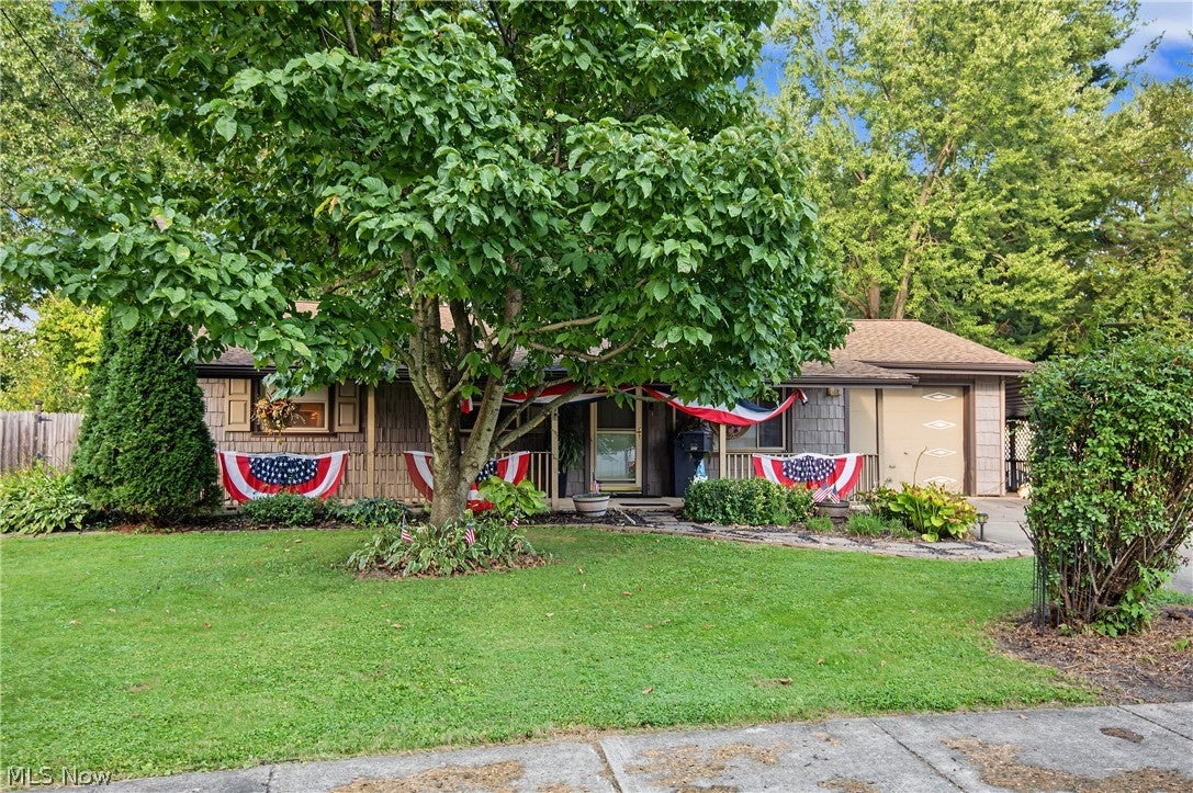3577 Lynwood Drive NW