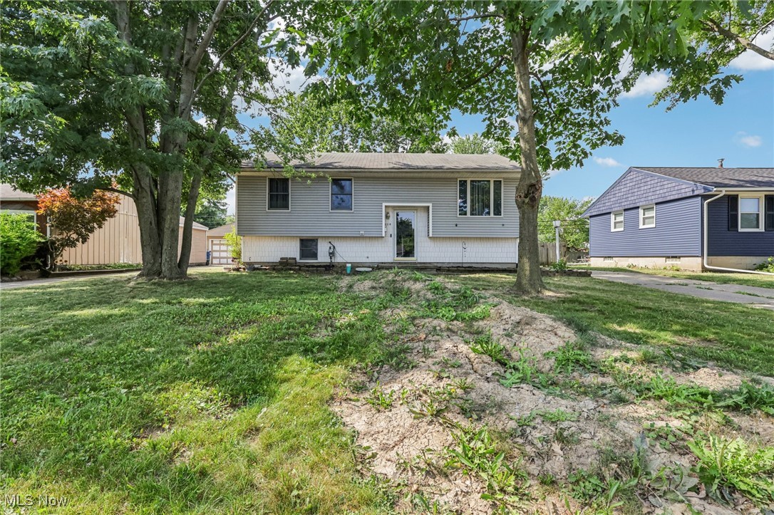 Attention investors: Don't miss out on a great opportunity. This long-term tenant occupied single family home is ready for its next owner! This property has been well-maintained over the years, and would make a great addition to your existing portfolio OR a wonderful first investment as well. Featuring 3 bedrooms and one full bathroom, this bi-level home is perfect for a family. Kitchen appliances included. Current tenant of 10+ years has been very reliable and would love to stay! Schedule a showing today!
