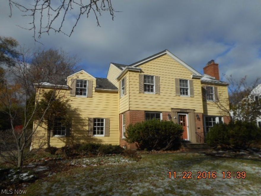 Lovely home features neutral wall color, beautiful hardwood floors throughout, an enclosed heated sun room, perfect for a den, ideal floor plan for entertaining. Kitchen with oak raised panel cabinetry and double ovens. Finished basement with second fireplace - a great kid's place, a side load garage too, all on a roomy lot! Very nice street and attractive curb appeal!