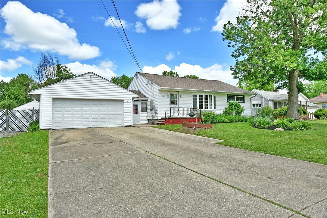828 Greenlawn Avenue, Warren, Ohio image 2