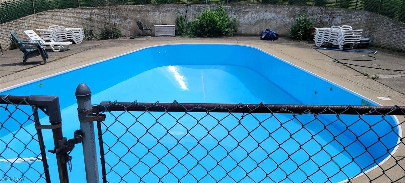 Coventry 12 - Commercial Sale