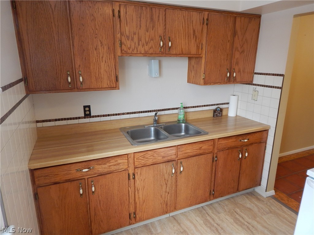 Warren Pkwy Condo - Residential Lease