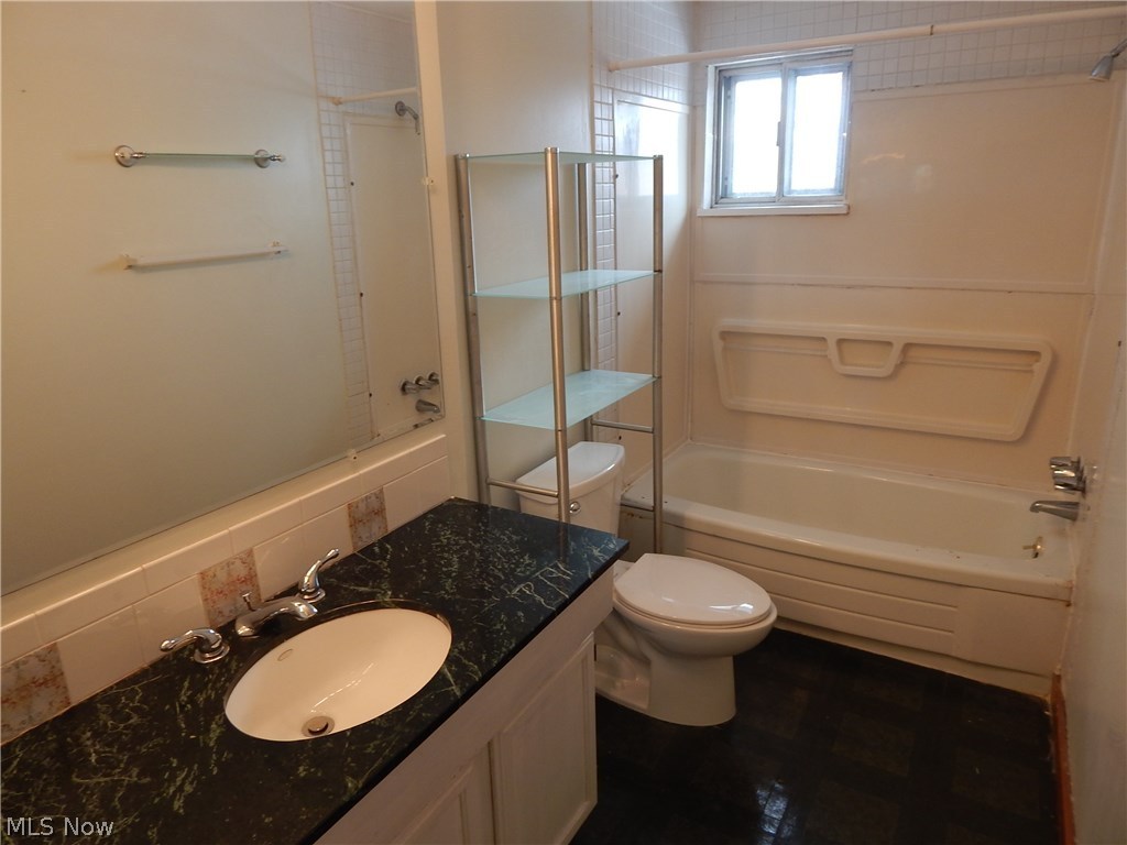 Warren Pkwy Condo - Residential Lease