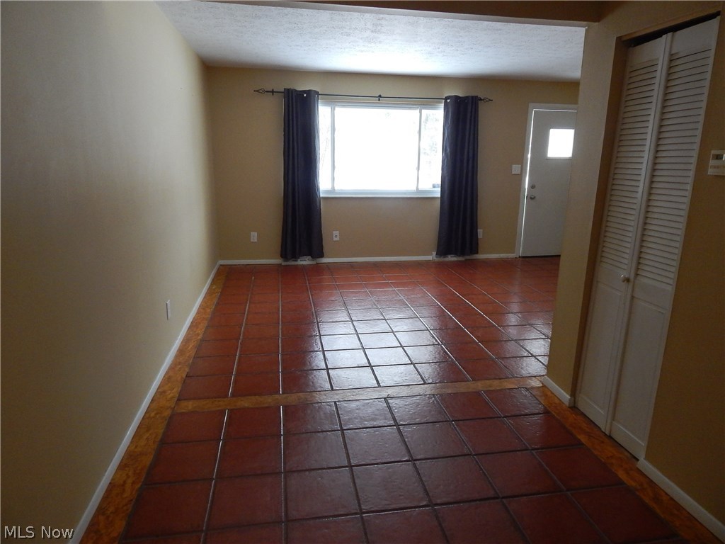 Warren Pkwy Condo - Residential Lease