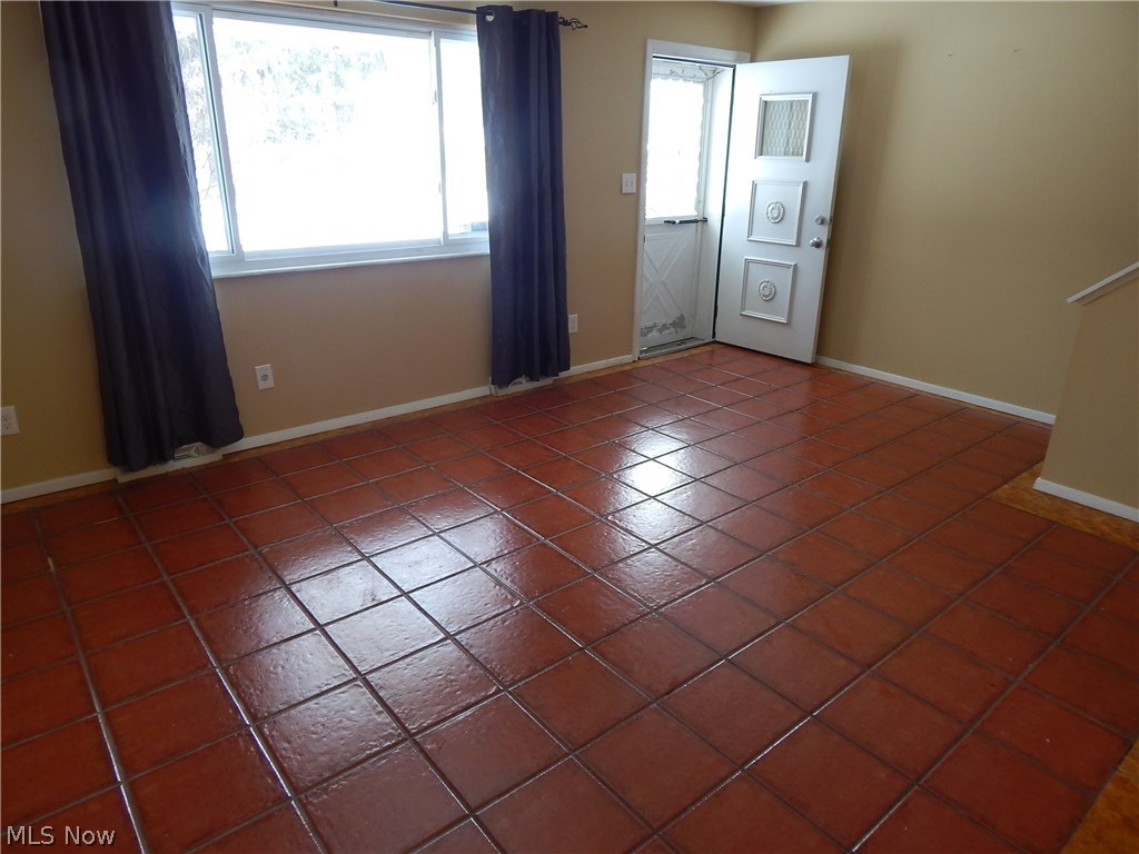 Warren Pkwy Condo - Residential Lease