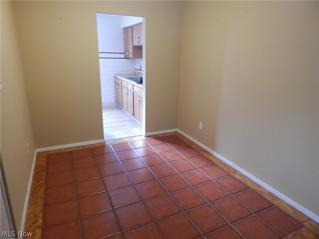 Warren Pkwy Condo - Residential Lease