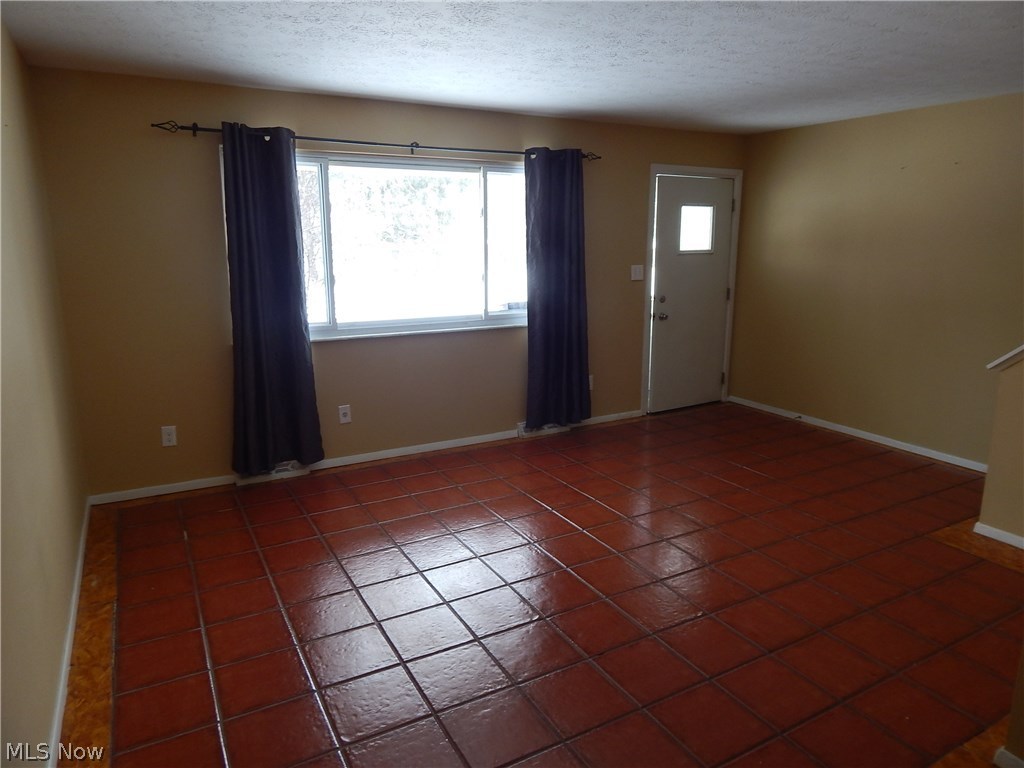Warren Pkwy Condo - Residential Lease