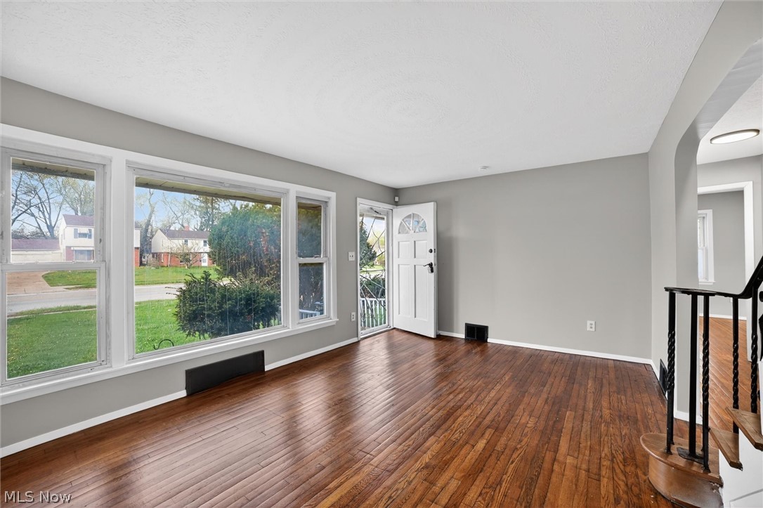 303 S Green Road