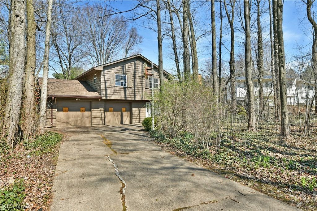 Photo of 8391 Squires Lane NE, Warren, OH 44484 (MLS # 5193784)