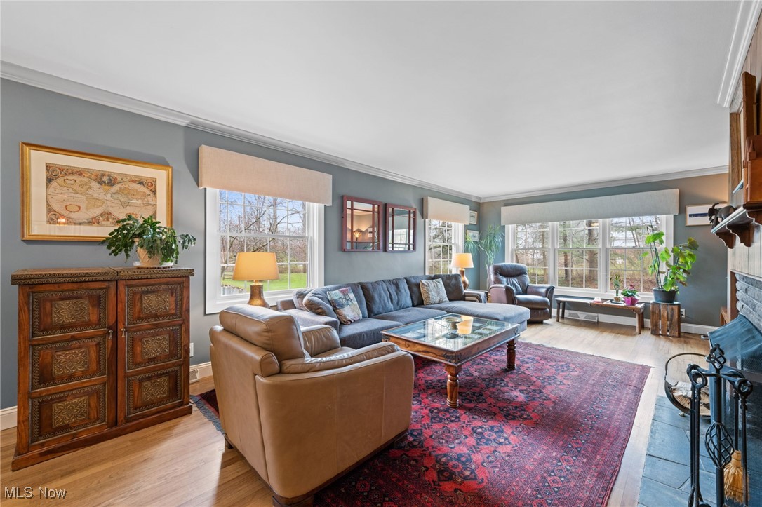 10729 Allen Drive, Chardon, Ohio image 4