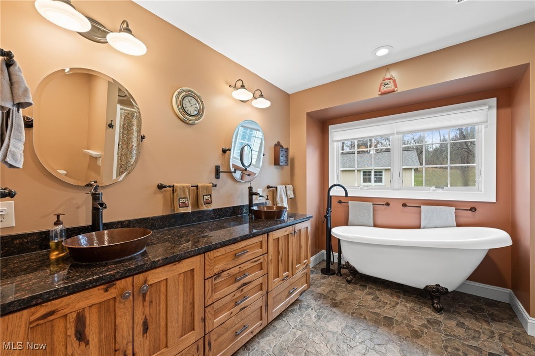 10729 Allen Drive, Chardon, Ohio image 16