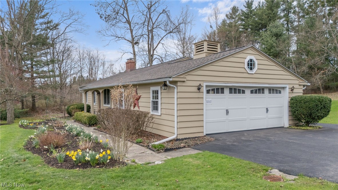10729 Allen Drive, Chardon, Ohio image 37