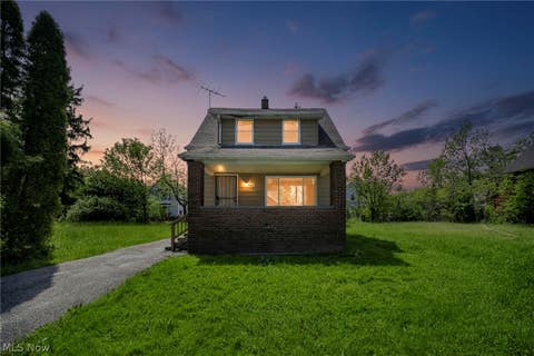 Homes For Sale - 11400 Continental Avenue<br/> Cleveland, OH 44104