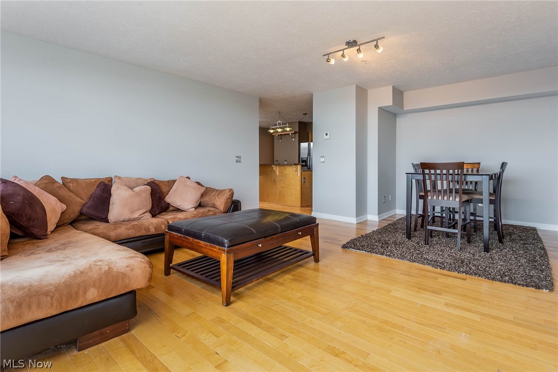 Stonebridge Towers - Residential