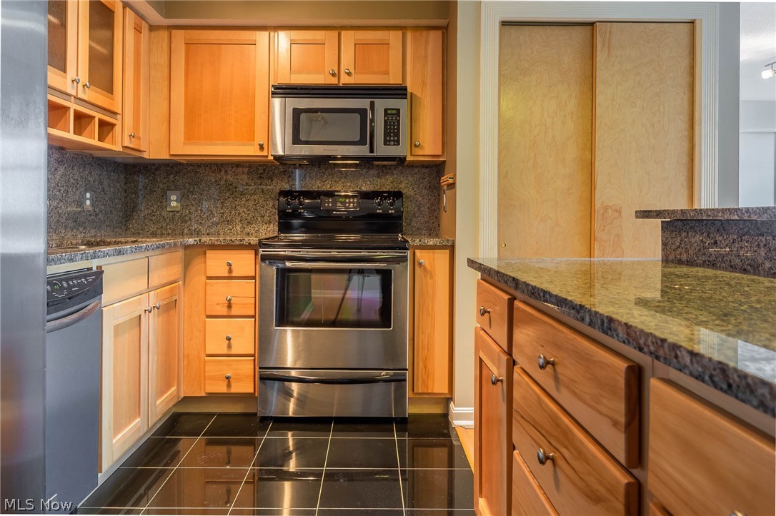 Stonebridge Towers - Residential