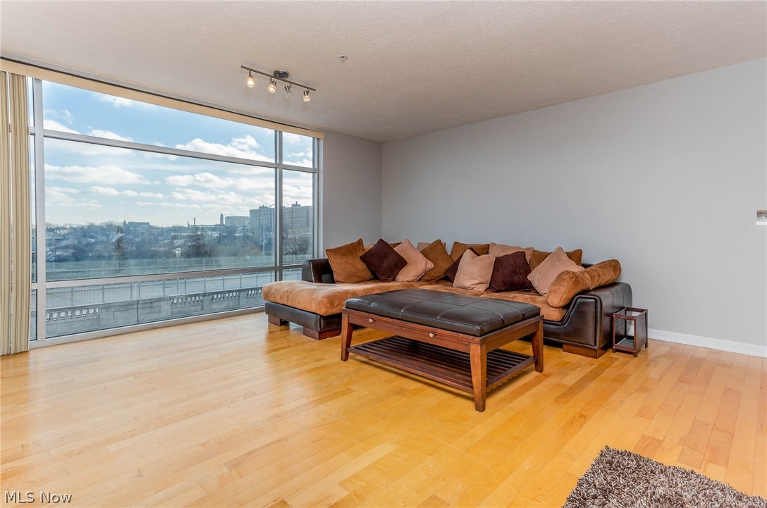 Stonebridge Towers - Residential