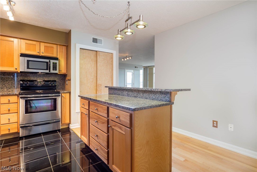 Stonebridge Towers - Residential