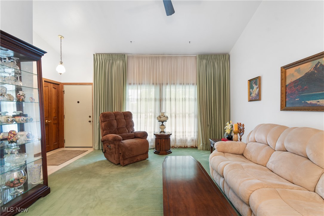 4233 N Gilwood Drive, Stow, Ohio image 11