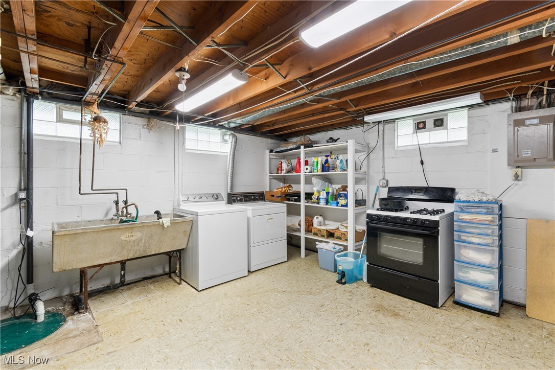 4233 N Gilwood Drive, Stow, Ohio image 24