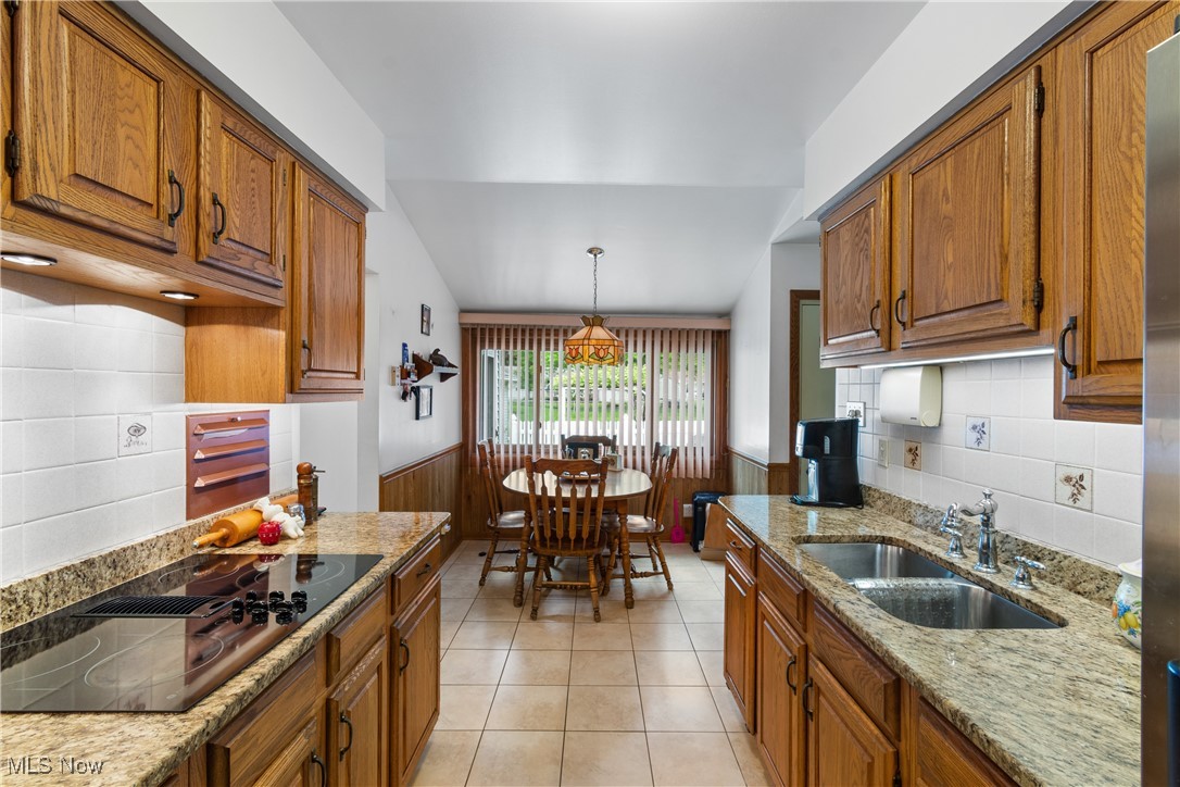 4233 N Gilwood Drive, Stow, Ohio image 6