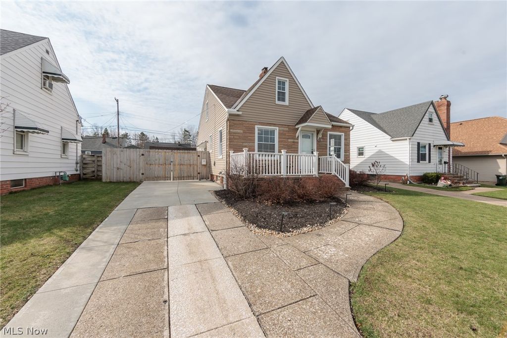 Photo of 4003 Woodrow Avenue, Parma, OH 44134 (MLS # 5203041)