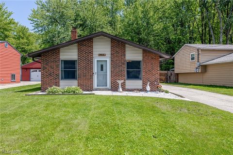 Photo of 6243 Rosebelle Avenue, North Ridgeville, OH 44039 (MLS # 5210460)